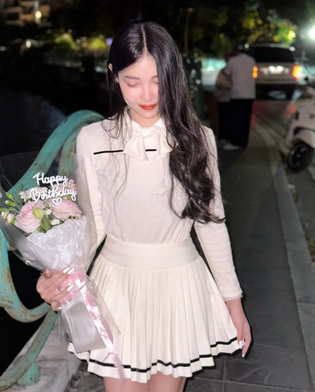 143 เสื้อแขนยาว - กระโปรง