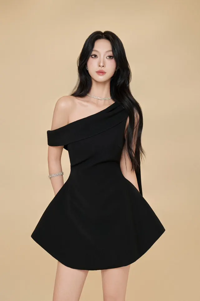 เดรส Lucie Dress