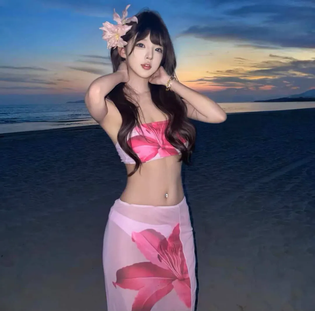 บิกินี่ + กระโปรง