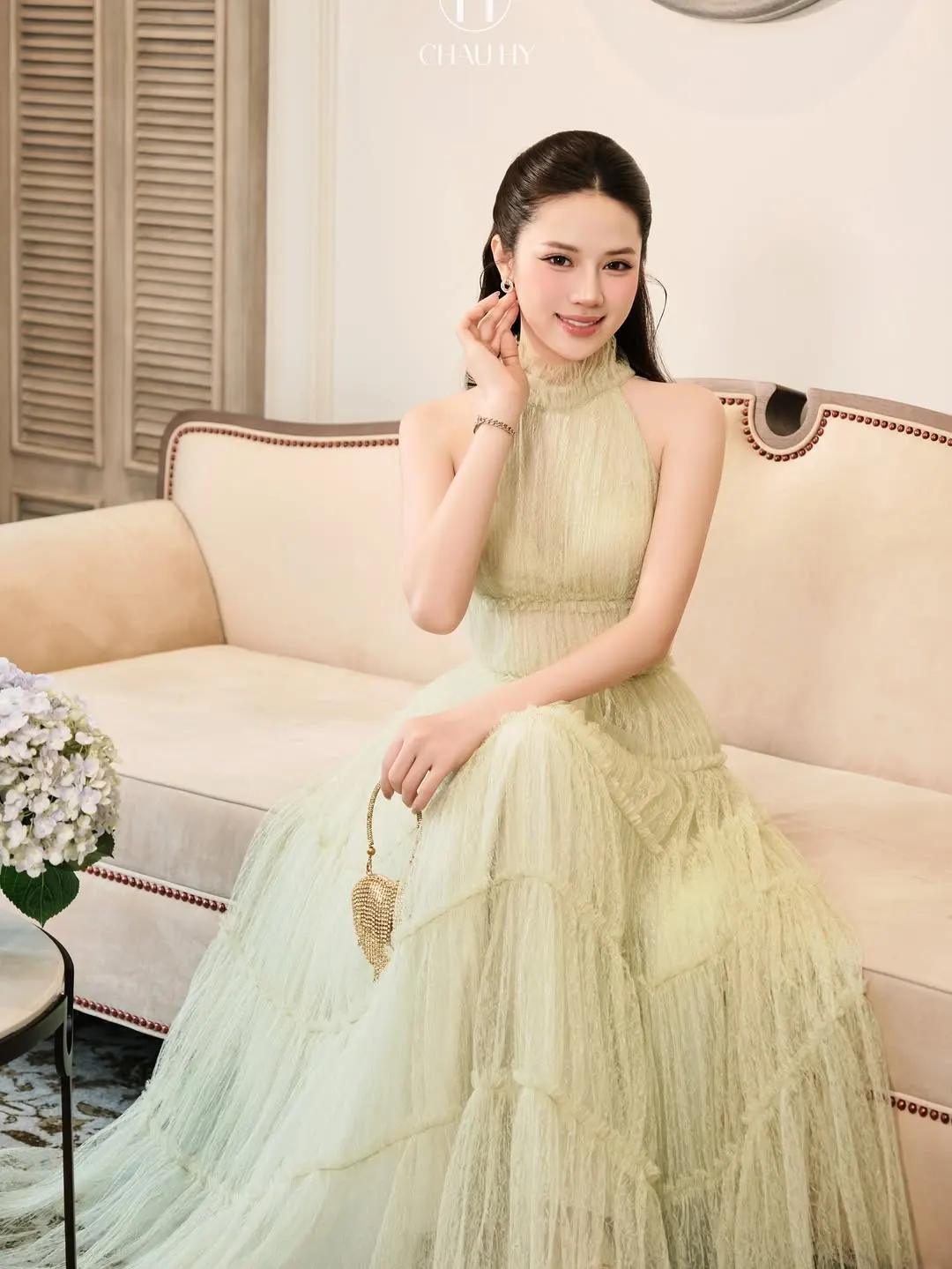 CHAU HY ชุดเดรสยาวคล้องคอสีเขียวพาสเทล