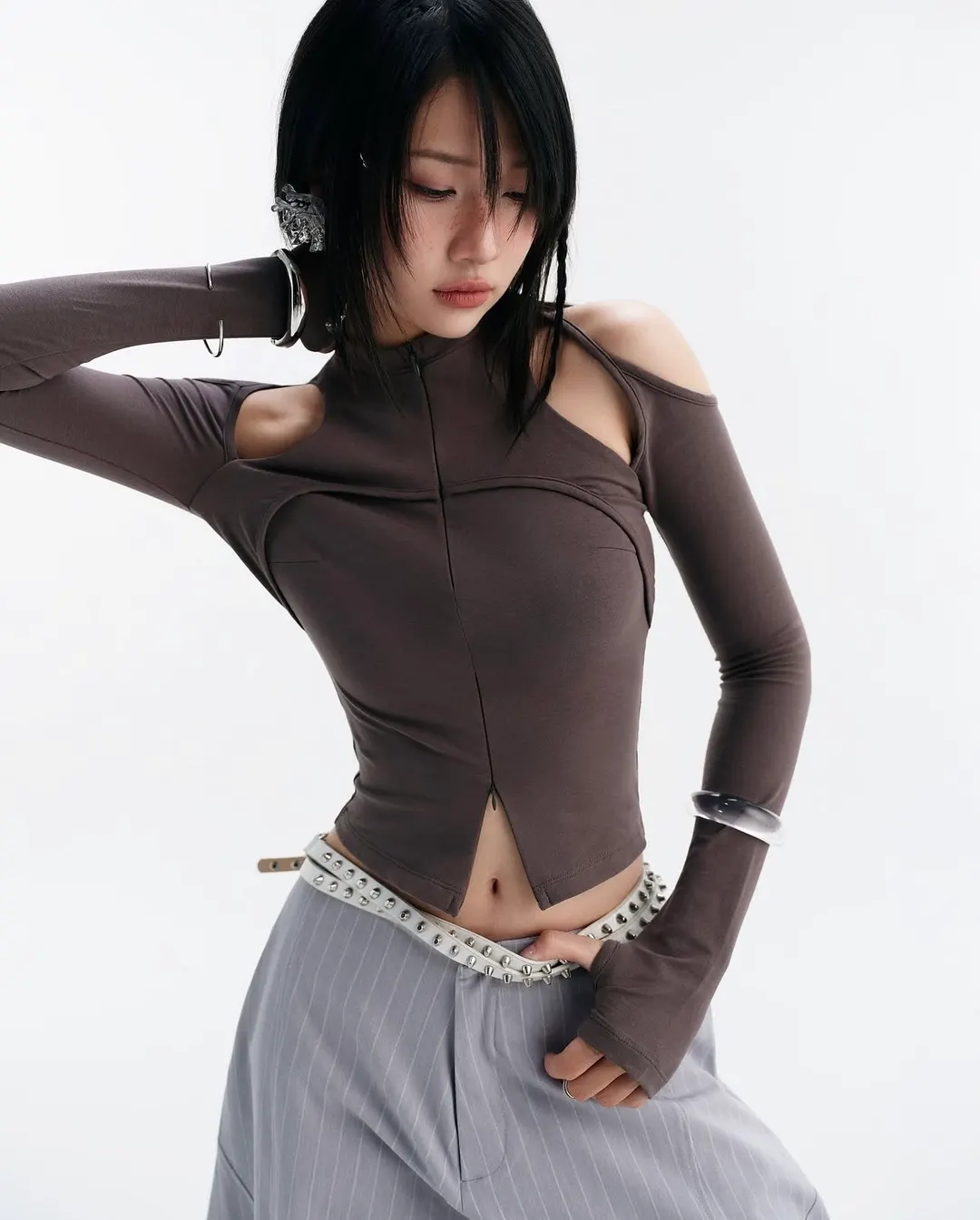 CASPIAN LONG SLEEVE TOP (GREY)
|/ LUFT PANTS (STRIPES)