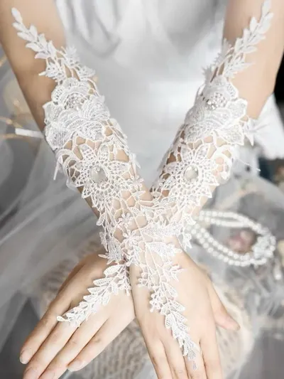ถุงมือ 2