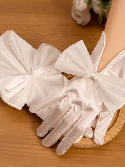 ถุงมือ 2