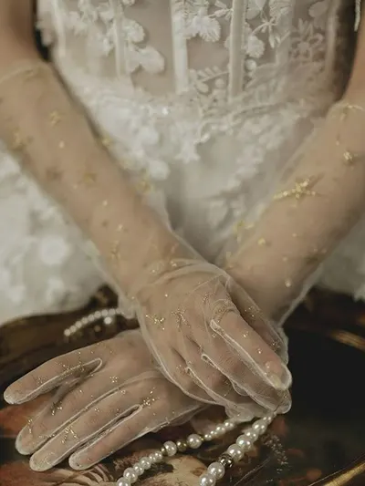 ถุงมือ 2