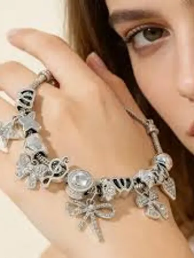 สร้อยข้อมือชาร์ม 4