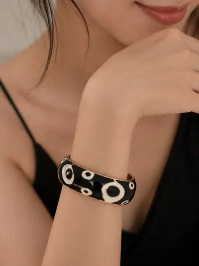 กำไลข้อมือ 2
