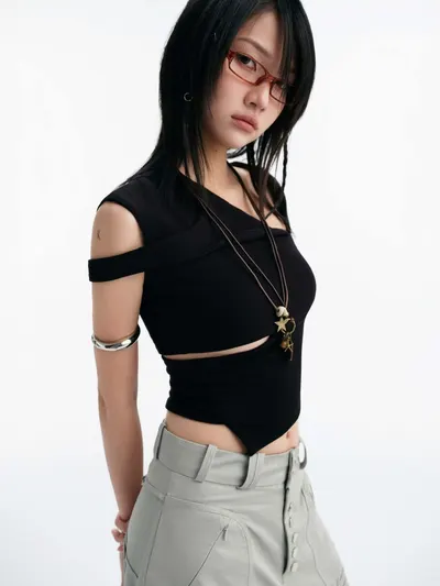 REMI TOP (BLACK) 2