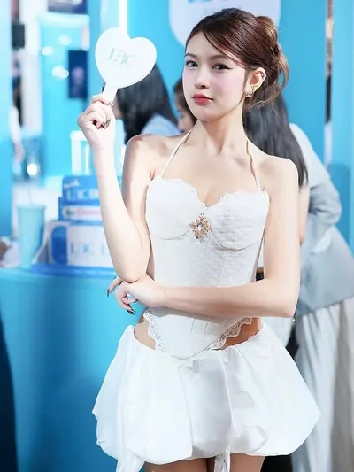 417 เดรส 8