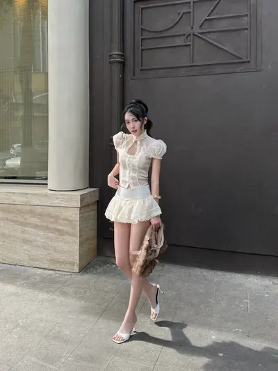 ชุดเซ็ทเสื้อแขนสั้นและกระโปรงสั้นสีครีม 6