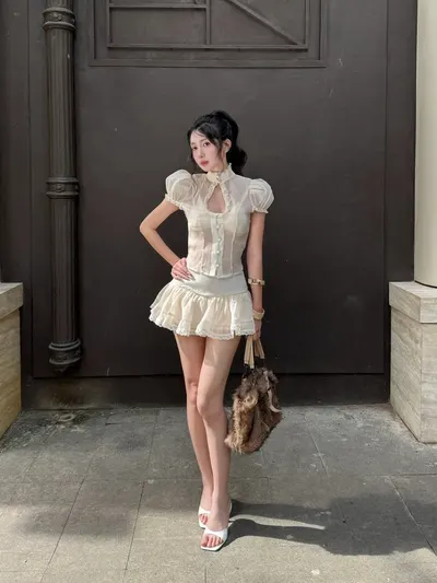ชุดเซ็ทเสื้อแขนสั้นและกระโปรงสั้นสีครีม 7