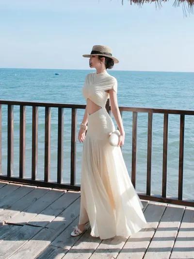 เดรสยาวครีม ดีไซน์คัตเอาท์ช่วงเอว Summer Collection 3