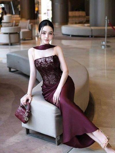 Obibi Brand - เดรสเกาะอกแต่งกลิตเตอร์ 4
