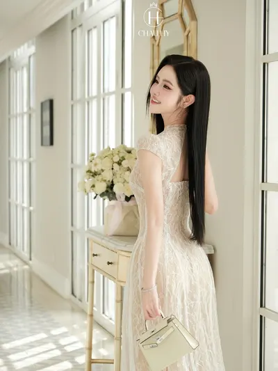 CHAU HY เดรสลูกไม้สีครีมแขนสั้น 4