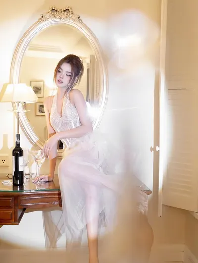 Choubychou คอร์เซทคล้องคอสีขาว 6