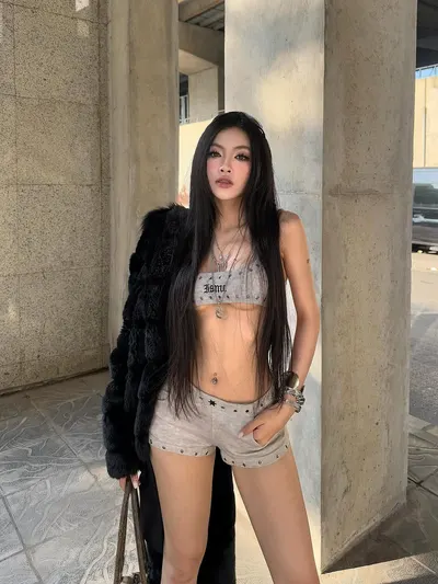 Is Me  Club Mira เซ็ทเสื้อสายเดี่ยวและกางเกงขาสั้นแต่งหมุด ✅เฉพาะSetบรากางเกง 2