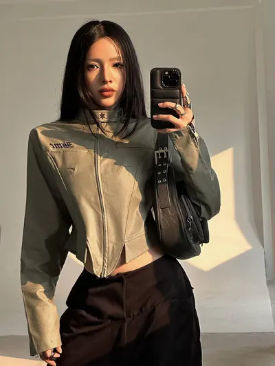 ISME Basic Logo Cropped Jacket 2