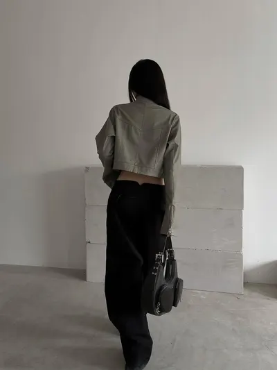 ISME Basic Logo Cropped Jacket 8