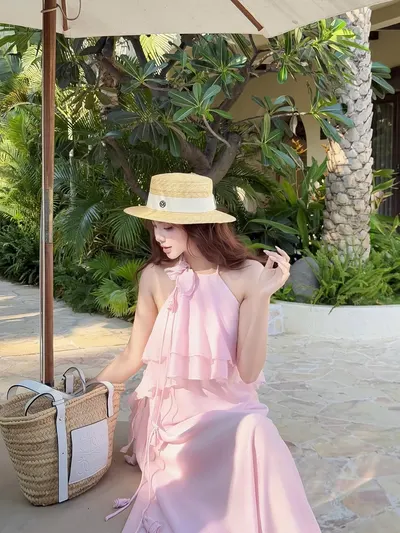 เดรสยาวคล้องคอสีชมพู 2