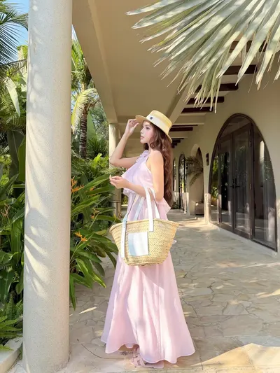 เดรสยาวคล้องคอสีชมพู 4
