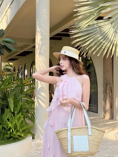 เดรสยาวคล้องคอสีชมพู 5