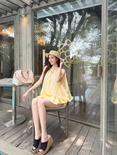 ChouChou ชุดเดรสแขนกุดสีเหลืองละมุน 3