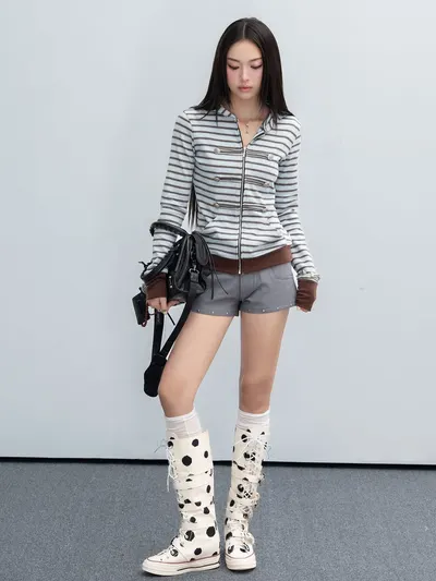 Hoo design Aube Hoodie, Vian Bra and Lisa Short 3