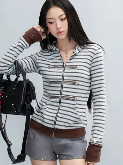 Hoo design Aube Hoodie, Vian Bra and Lisa Short 4