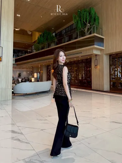 ชุดเซ็ตเสื้อตาข่ายคอวีลึกและกางเกงขายาว 4