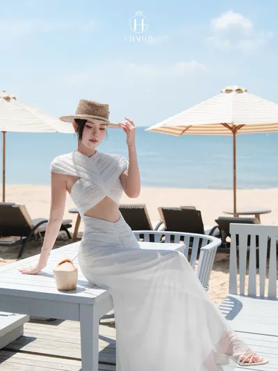 เดรสยาวครีม ดีไซน์คัตเอาท์ช่วงเอว Summer Collection 10