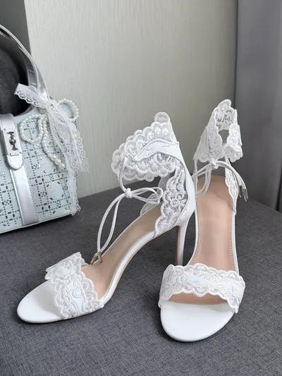 รองเท้าส้นสูง Swan Heel 3