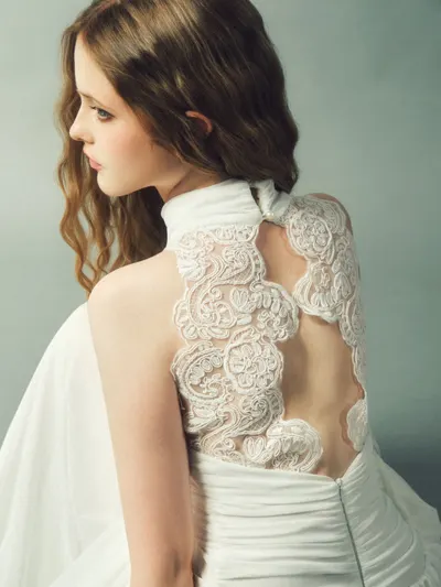 Deliciae lace gown rental 1
