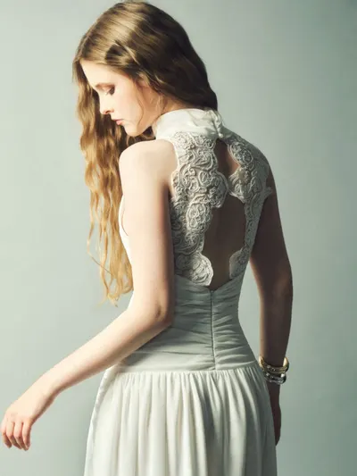 Deliciae lace gown rental 4