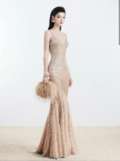 เดรสยาวสายเดี่ยวกลิตเตอร์หรูหรา 2