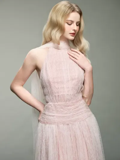 Deliciae lace gown rental 4