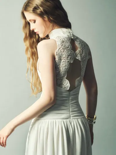 Deliciae lace gown rental 8