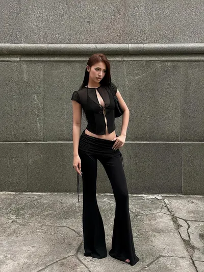 Roselle Top & Raven Pants Set 4