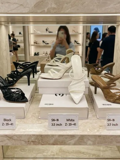 รองเท้าส้นสูงสายไขว้ 3.5 นิ้ว 2